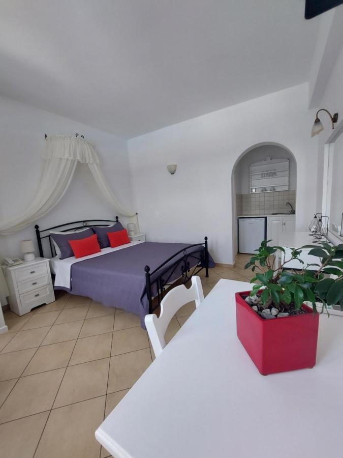Anthonas Apartments Aparthotel