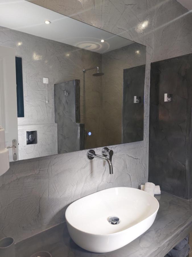 Anthonas Apartments Aparthotel