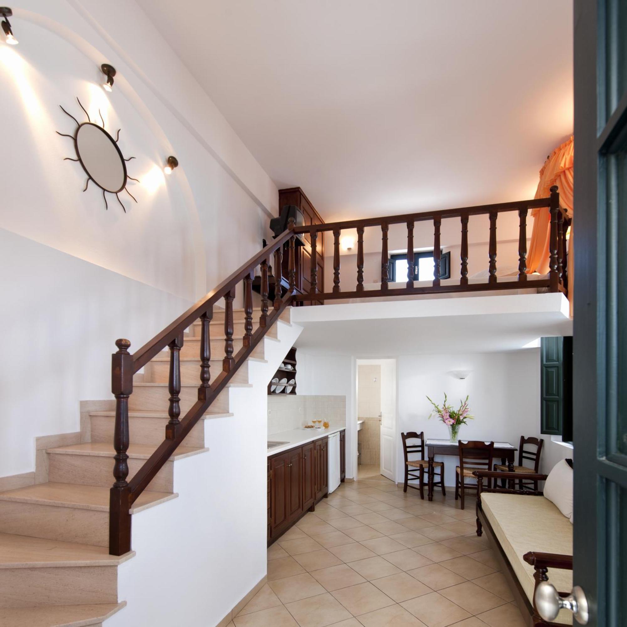 Anthonas Apartments Imerovigli (Santorini)