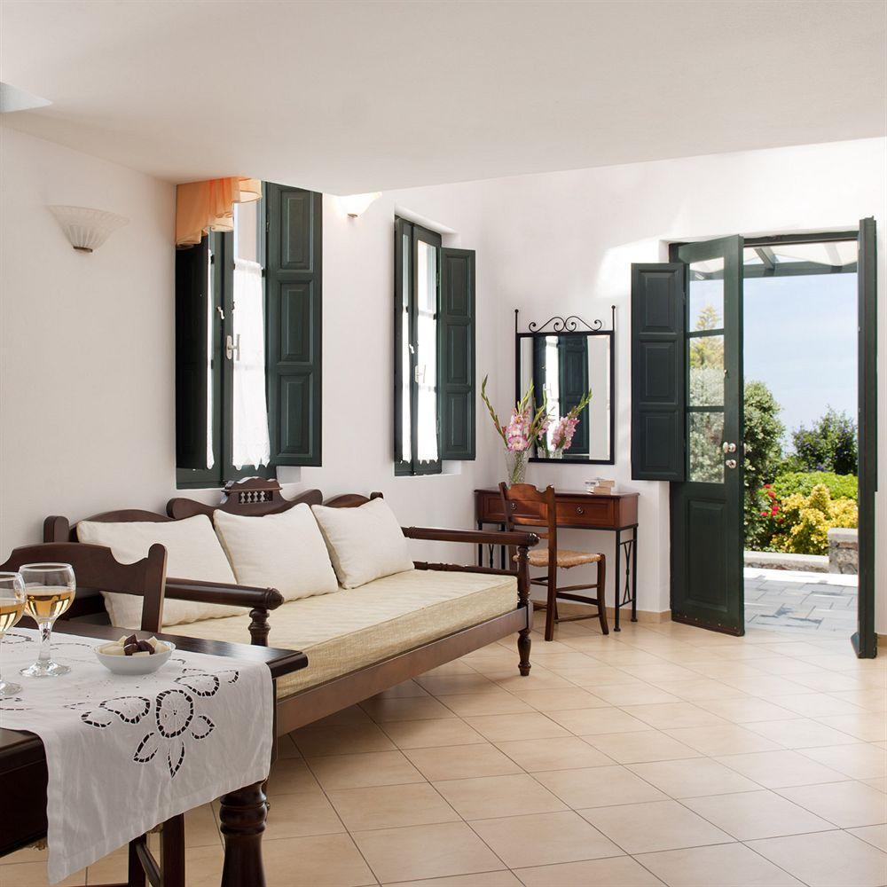Anthonas Apartments 3*