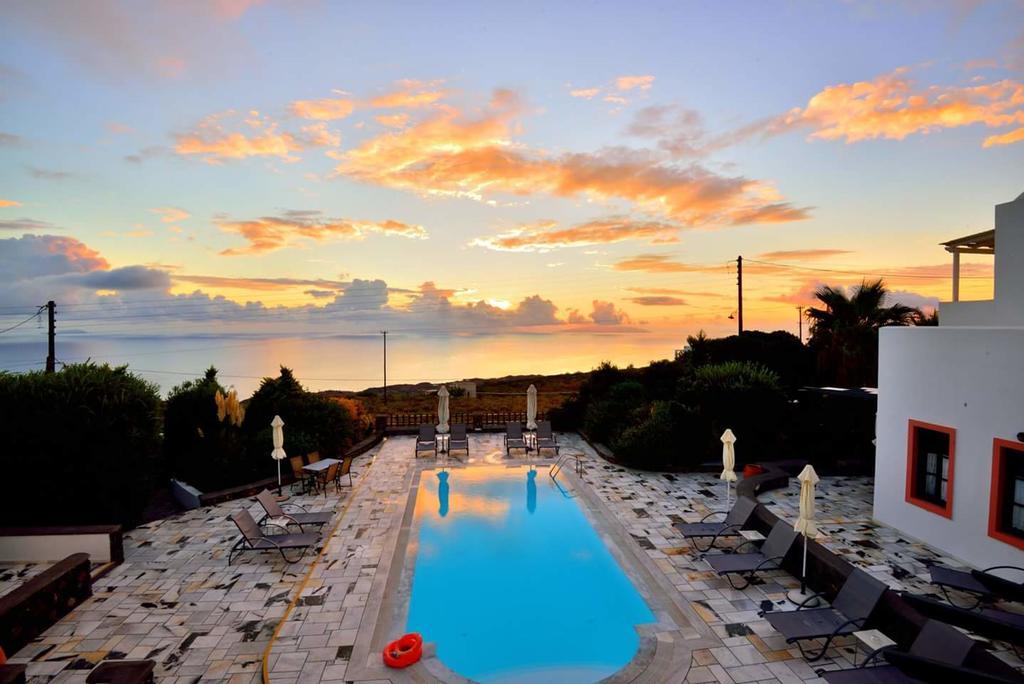 Anthonas Apartments Aparthotel 3*
