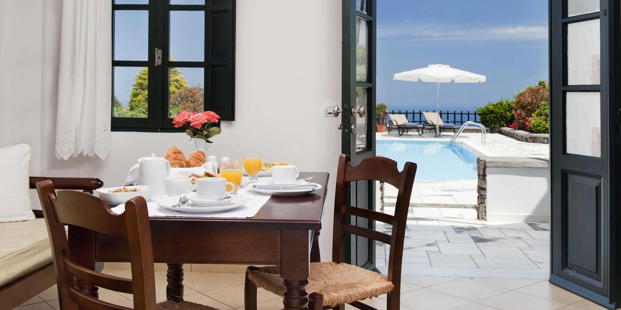 Aparthotel Anthonas Apartments 3*